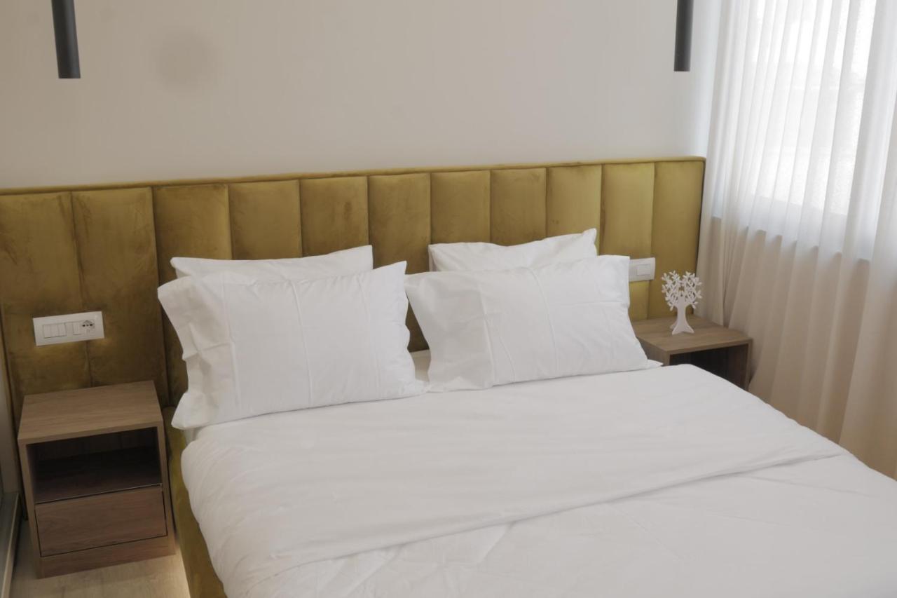 Newly Renovated Apartment Tirana Exterior photo