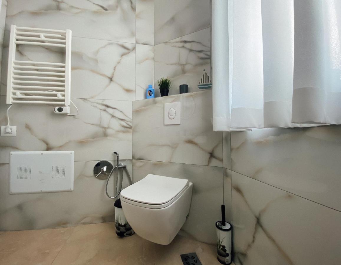 Newly Renovated Apartment Tirana Exterior photo